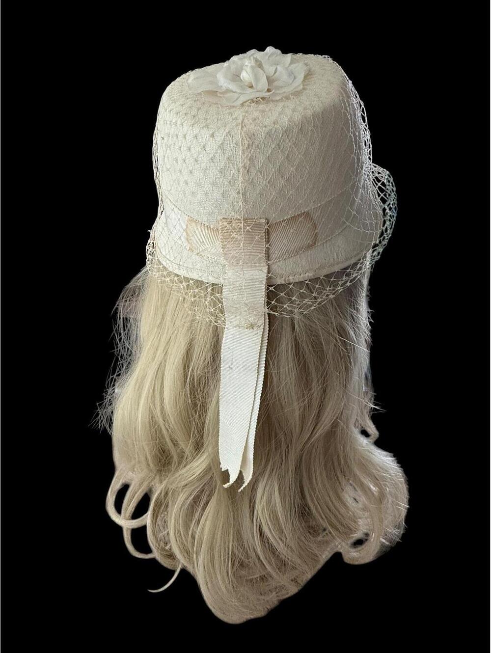 Vintage Styled by Cinderella 1960s White Felt Cloche with a Veil, Flower and Bow - Picture 5 of 9